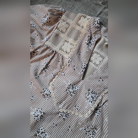 Striped Lace Detail Blouse - Picture 6 of 8